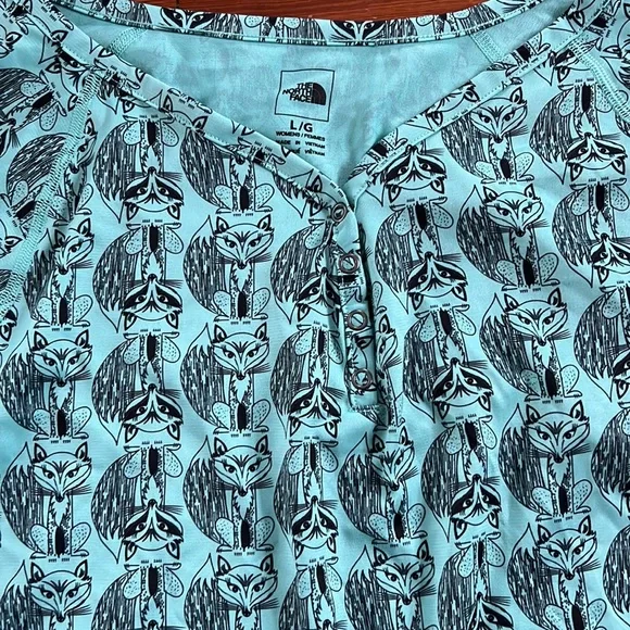 The North Face Women’s FlashDry shirt, Large - Picture 3 of 5
